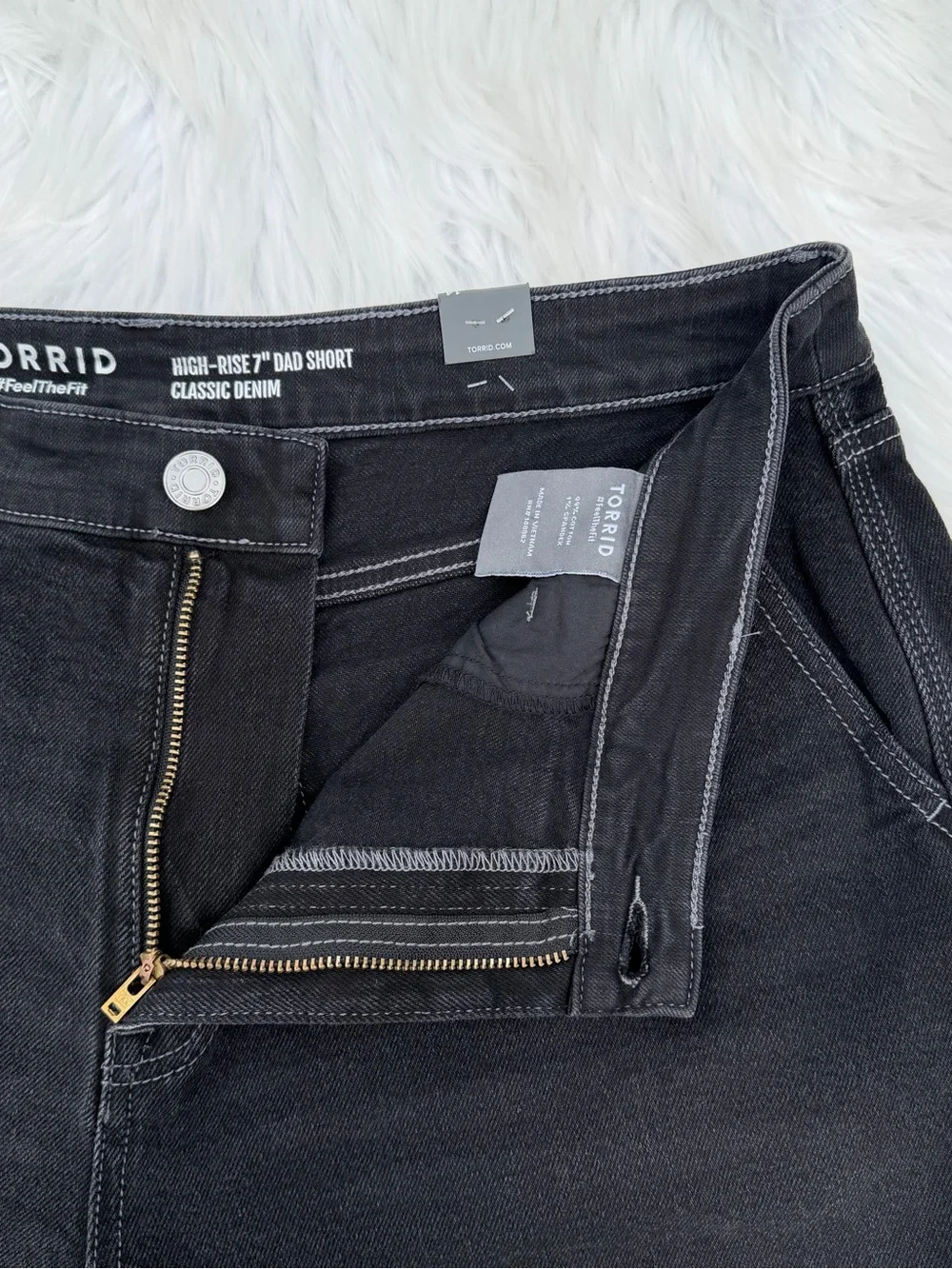 NWT Torrid 7' High-Rise Dad Short
